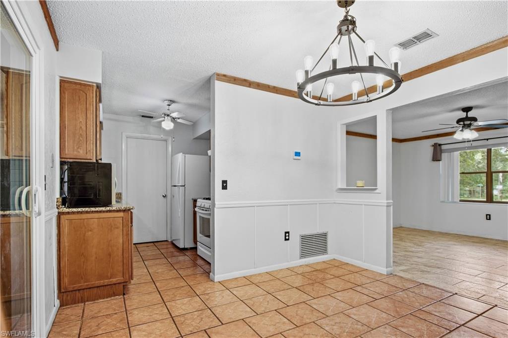 16564 25th Ln Property Photo 14