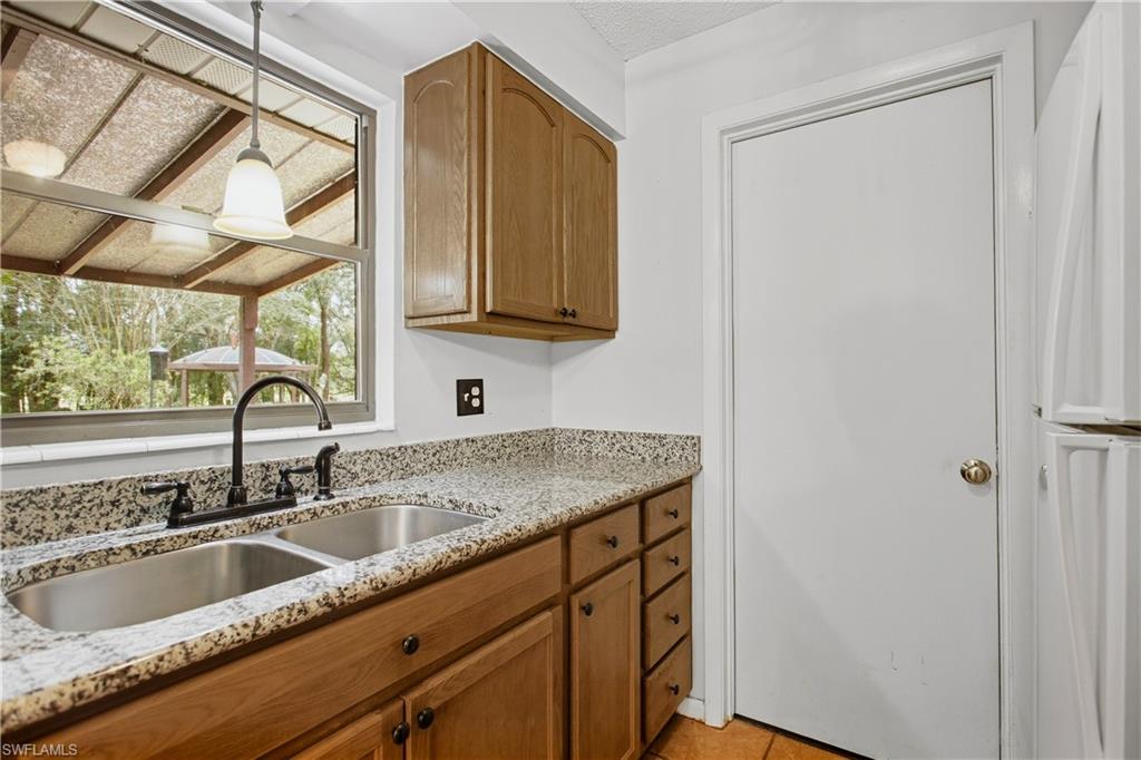 16564 25th Ln Property Photo 18