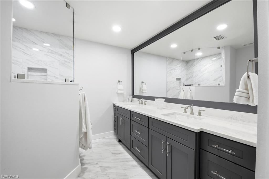 6810 Huntington Lakes Cir 202 Property Photo 9