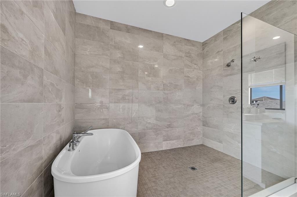 5047 Penella Ave Property Photo 35