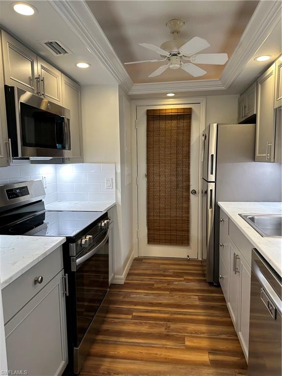 1300 Gulf Shore Blvd N 304 Property Photo 8