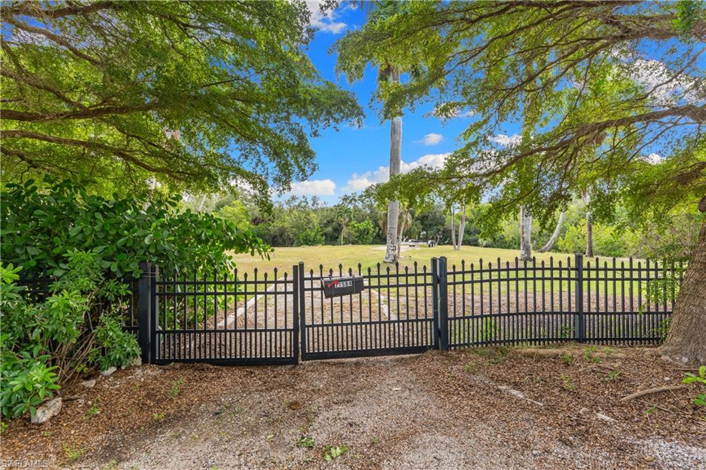 27584 Imperial River Rd Property Photo 12