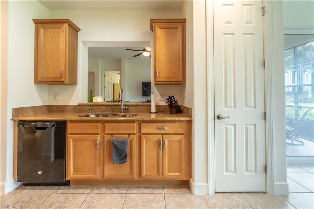 8070 Players Cove Dr 102 Property Photo 7