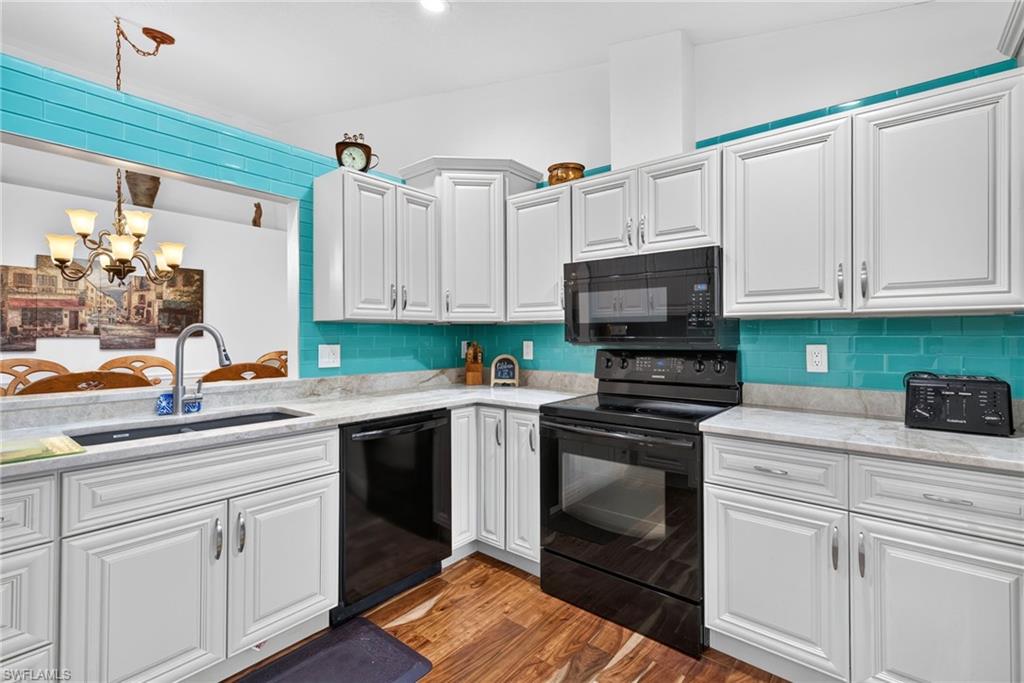 17622 Captiva Island Ln Property Photo 4