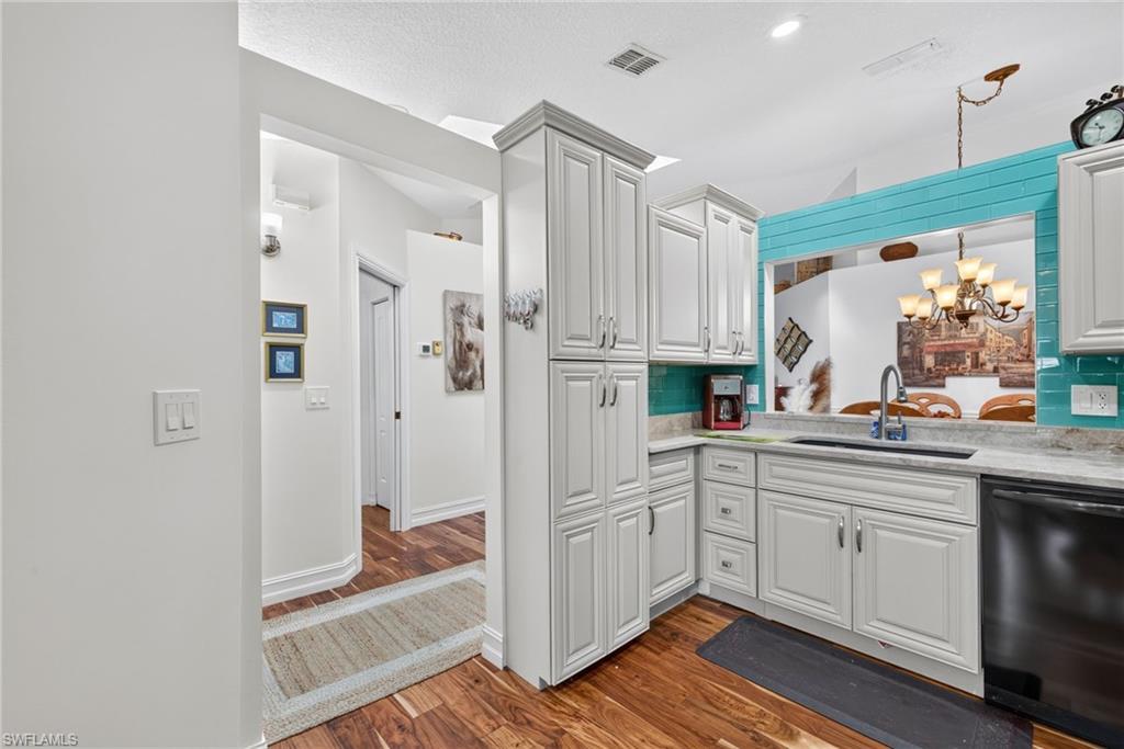 17622 Captiva Island Ln Property Photo 5