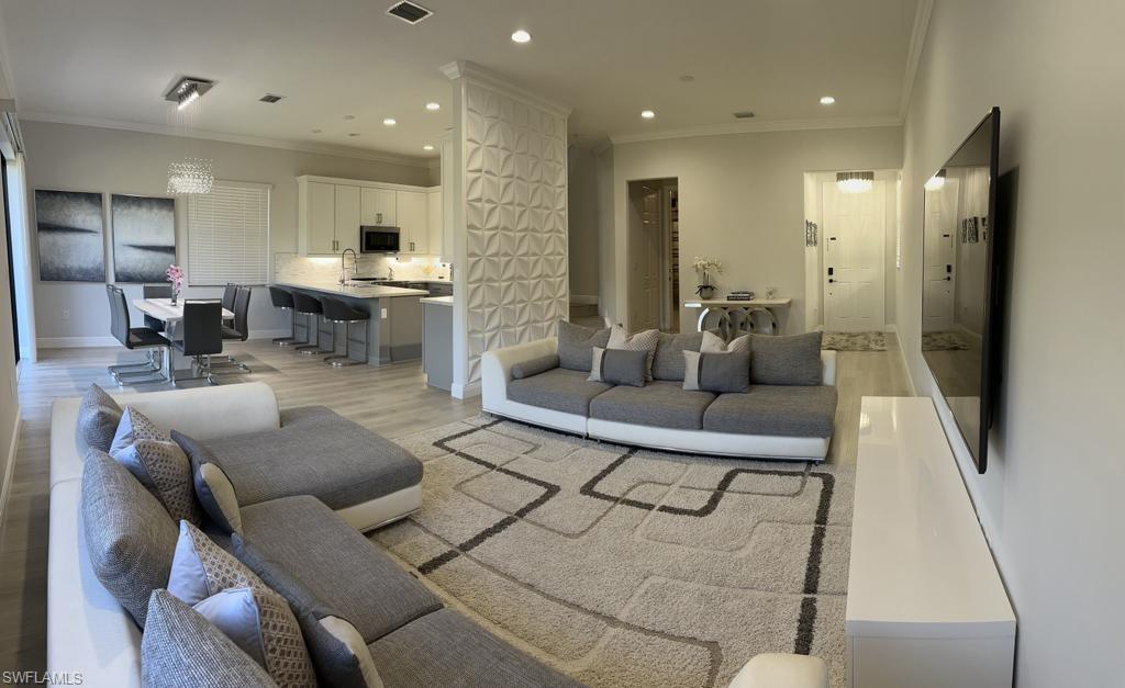 8863 Madrid Cir Property Photo 2