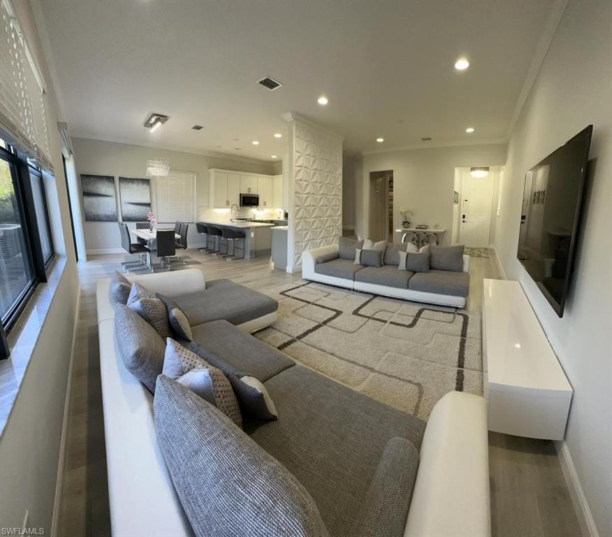 8863 Madrid Cir Property Photo 3