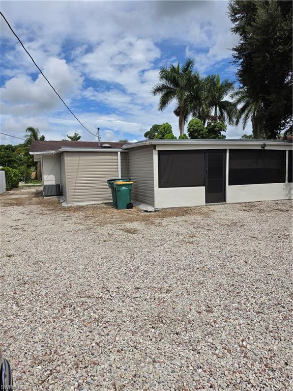 5230 Warren St Property Photo 3