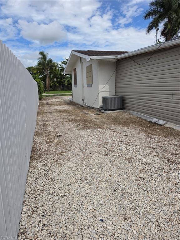 5230 Warren St Property Photo 4
