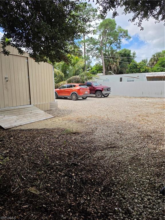 5230 Warren St Property Photo 6