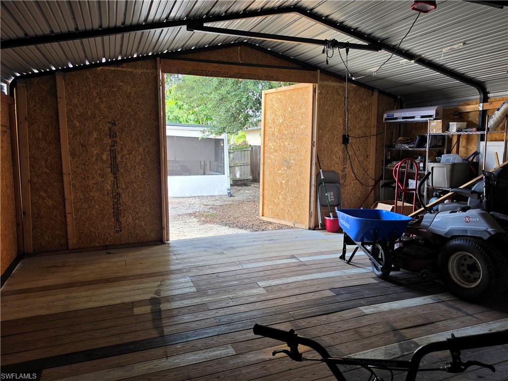 5230 Warren St Property Photo 8