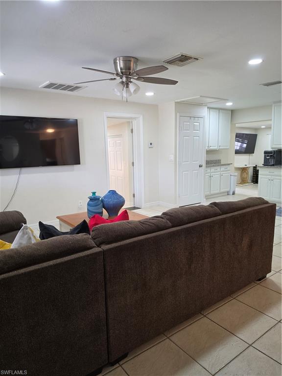 5230 Warren St Property Photo 16
