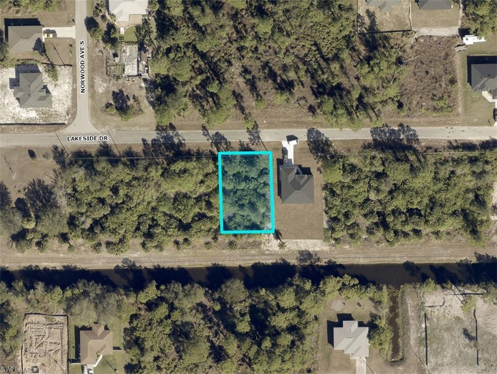 1012 Lakeside Dr Property Photo 2