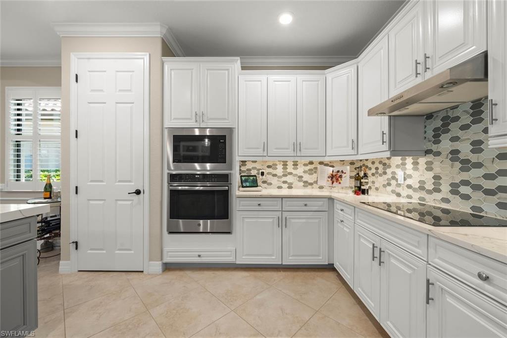 12735 Kinross Ln Property Photo 14