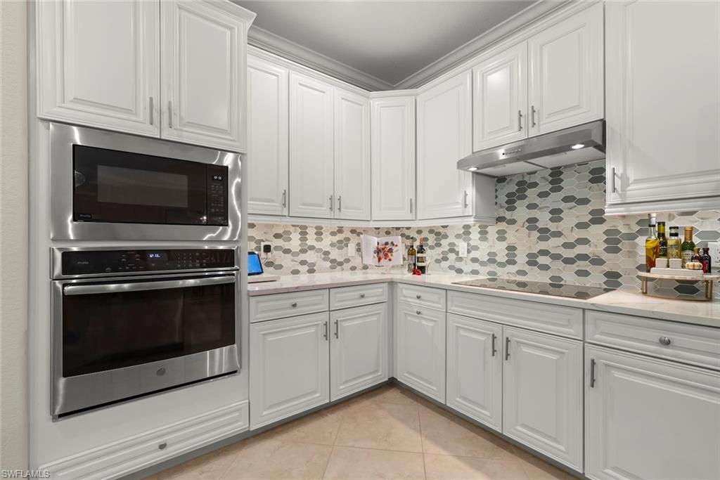 12735 Kinross Ln Property Photo 16