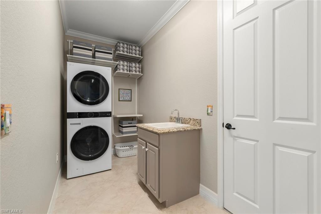 12735 Kinross Ln Property Photo 28