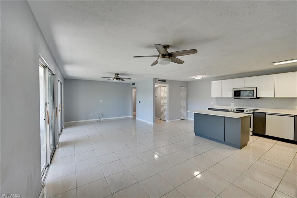 5712 Foxlake Dr 3 Property Photo 6