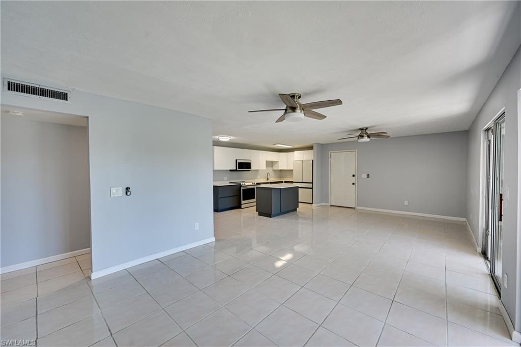 5712 Foxlake Dr 3 Property Photo 15