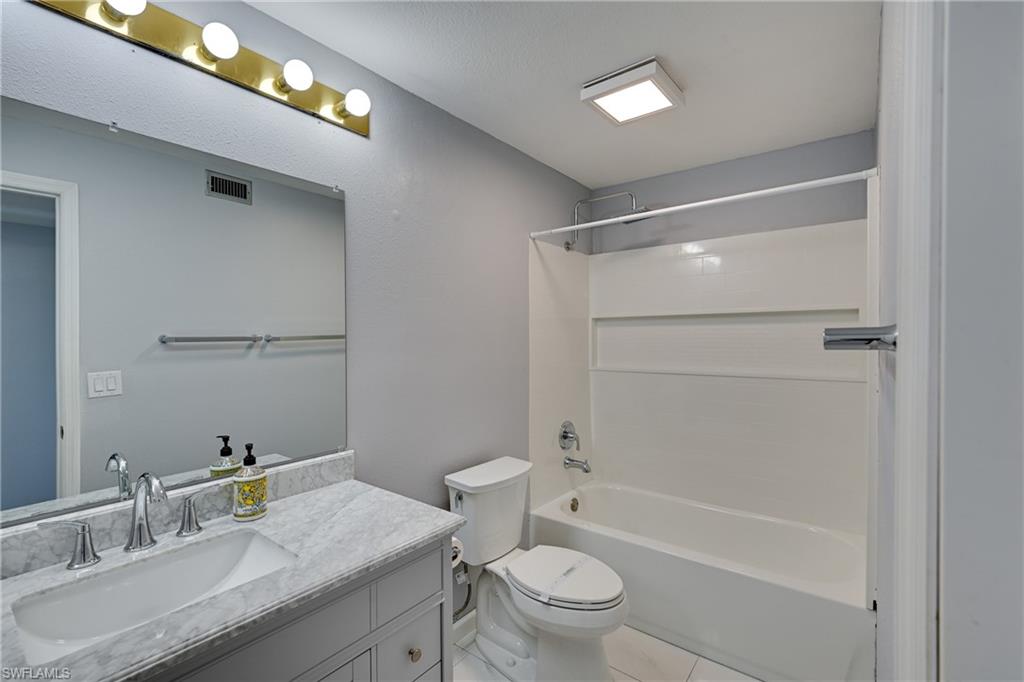 5712 Foxlake Dr 3 Property Photo 18