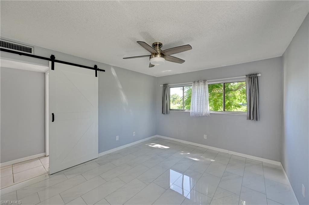 5712 Foxlake Dr 3 Property Photo 21
