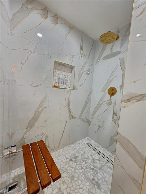 760 Waterford Dr 102 Property Photo 23