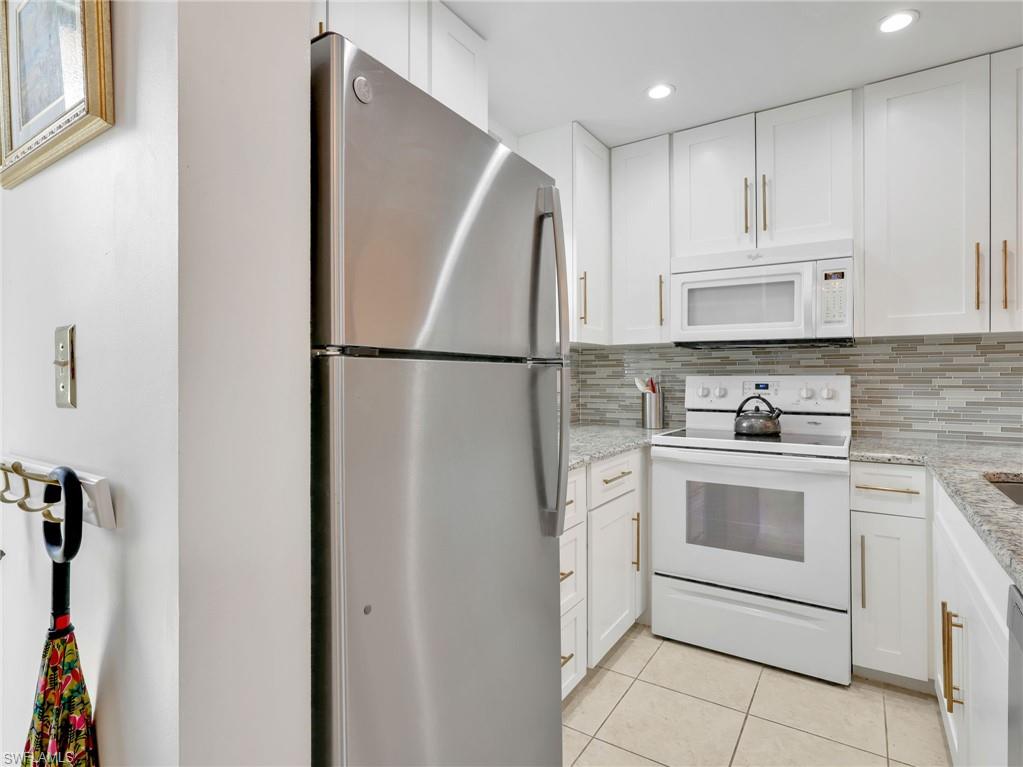 801 River Point Dr 203 Property Photo 7