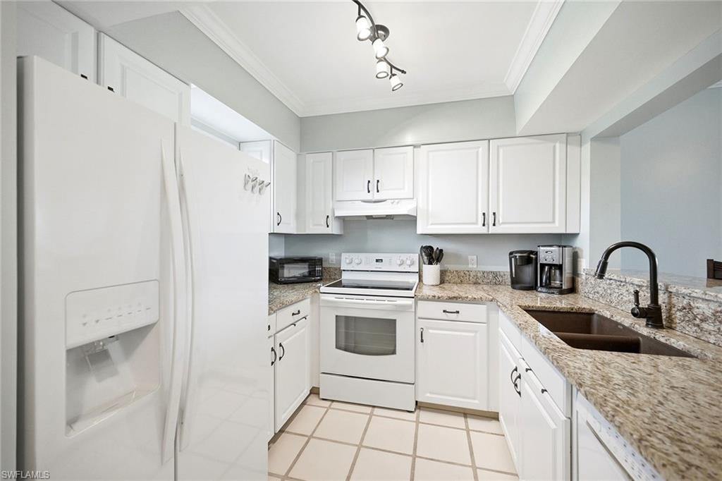 803 River Point Dr 306b Property Photo 4