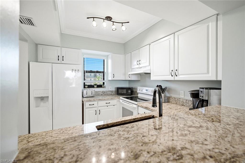 803 River Point Dr 306b Property Photo 5