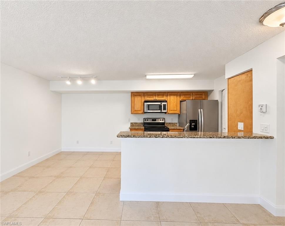 2070 Arbour Walk Cir 3214 Property Photo 2