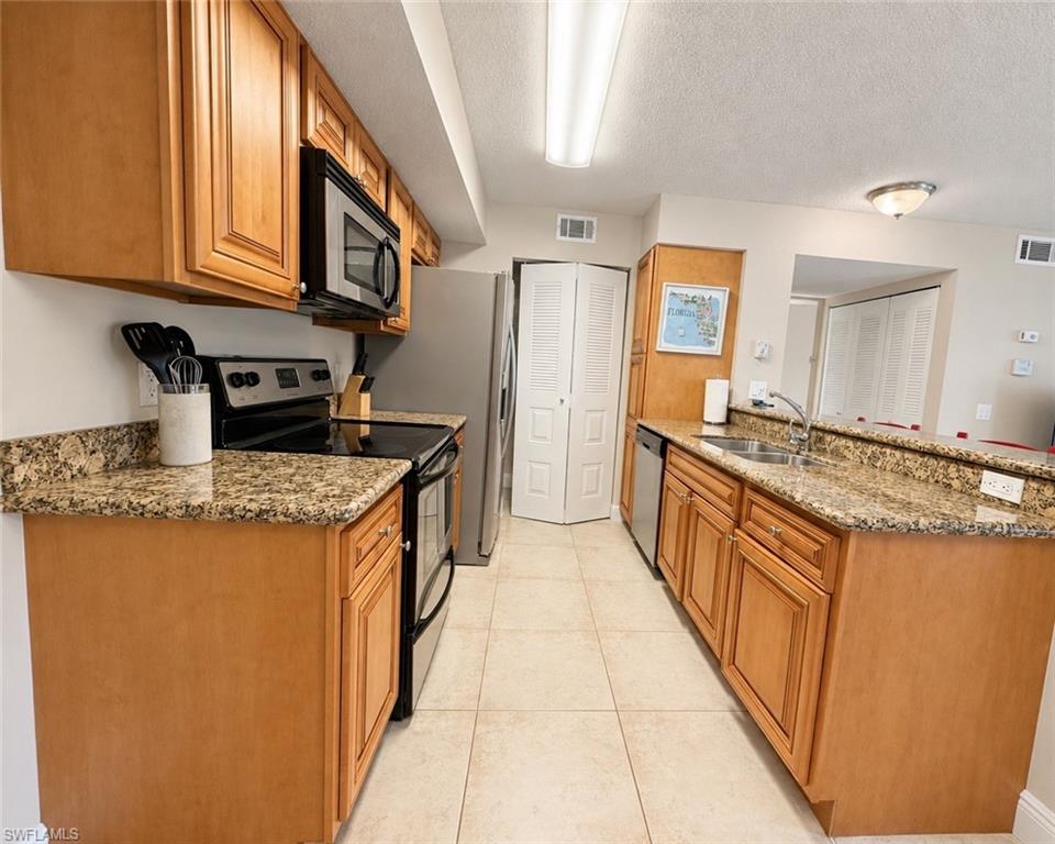 2070 Arbour Walk Cir 3214 Property Photo 3