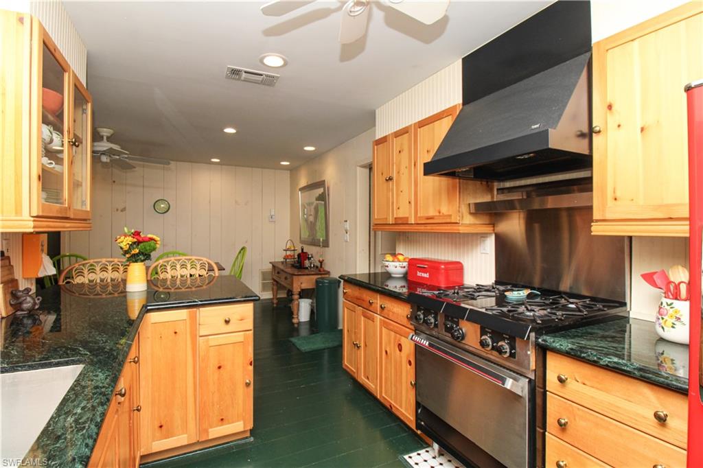 750 Pine Ct Property Photo 22
