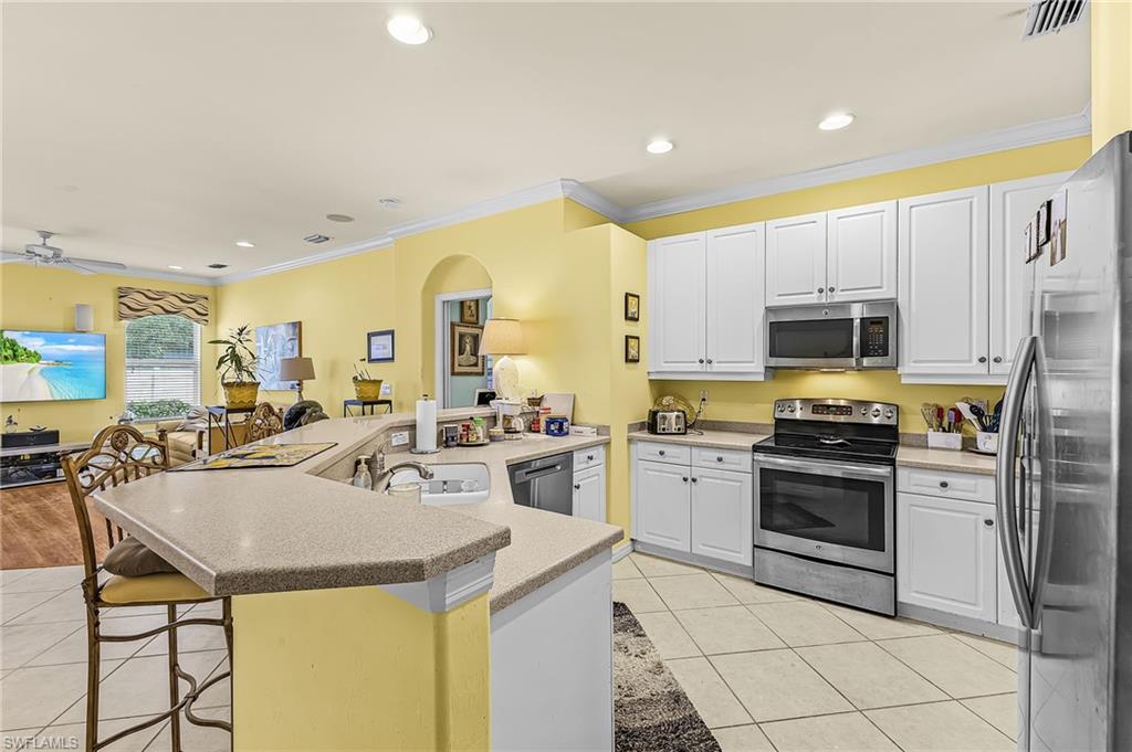 8332 Laurel Lakes Blvd Property Photo 7