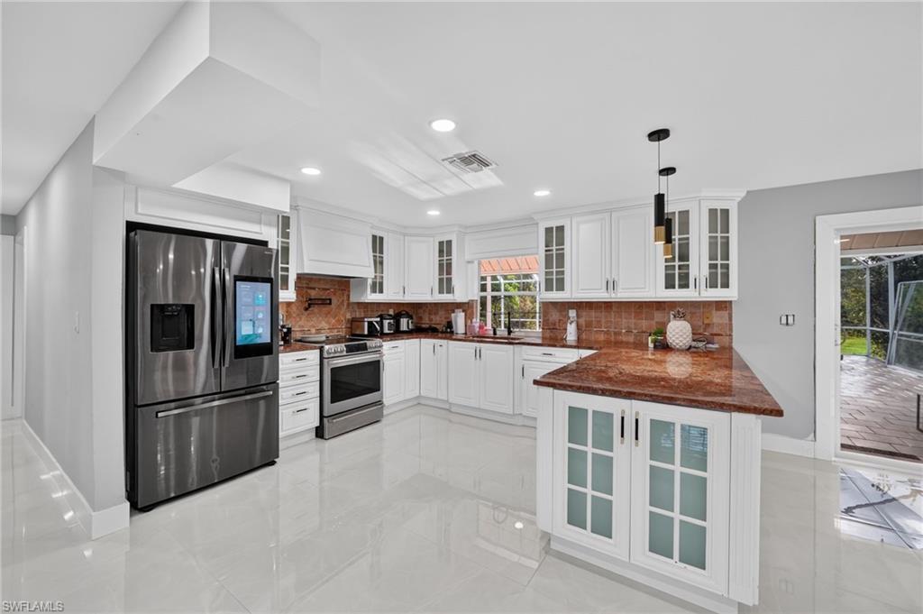 6255 Cedar Tree Ln Property Photo 3