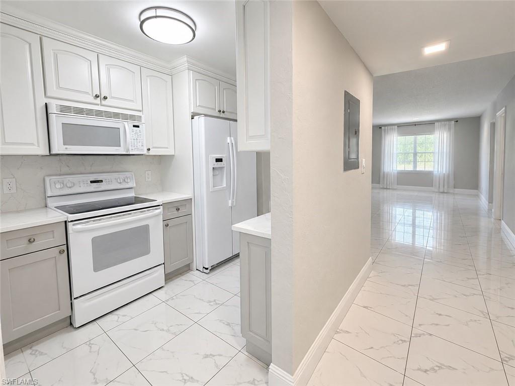 501 Forest Lakes Blvd 212 Property Photo 2