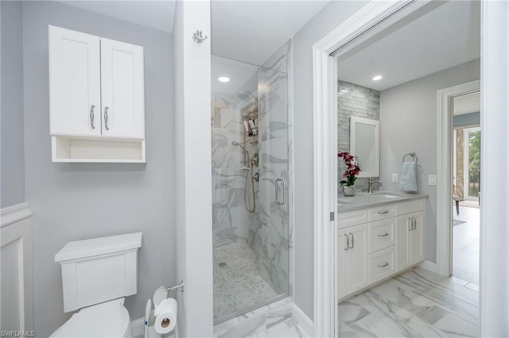 780 Waterford Dr 202 Property Photo 12