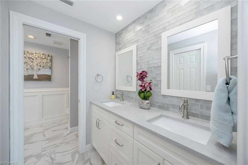 780 Waterford Dr 202 Property Photo 13