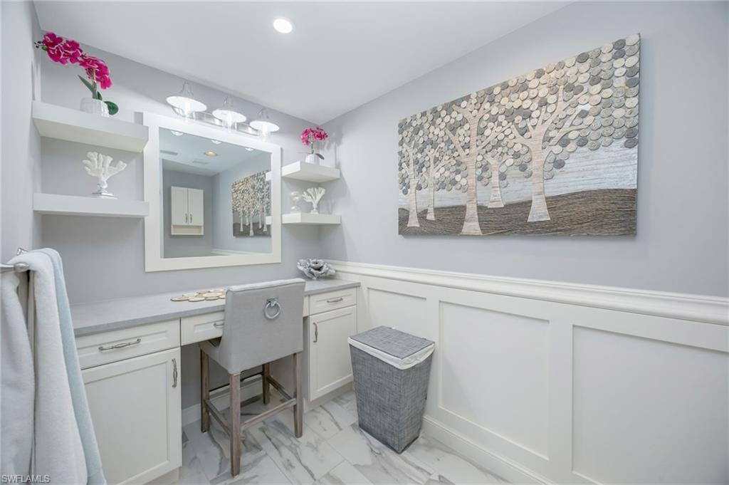 780 Waterford Dr 202 Property Photo 14