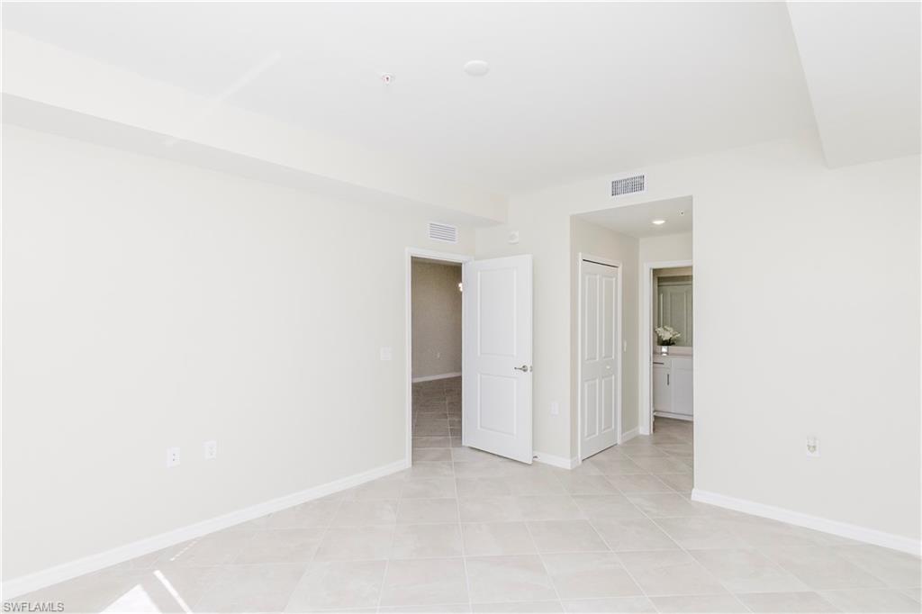 5583 Double Eagle Cir 4115 Property Photo 8