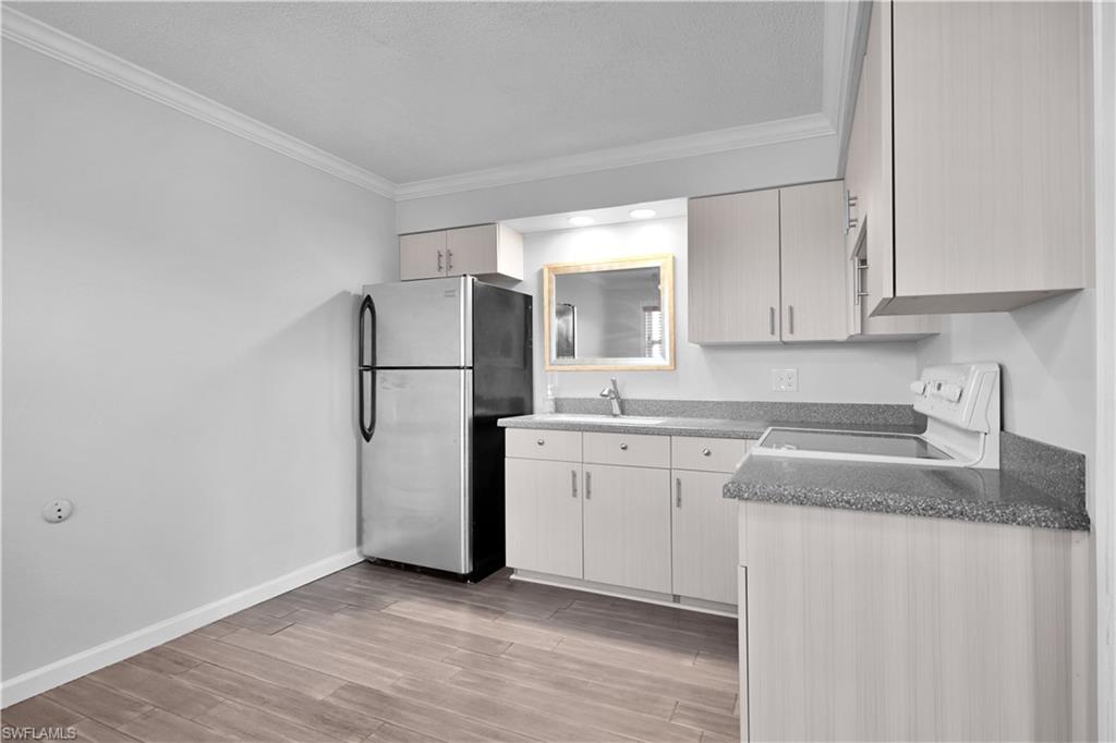 6777 Winkler Rd 268 Property Photo 6