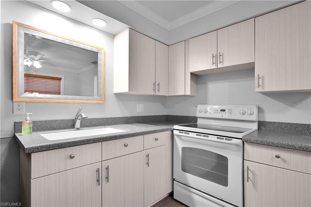 6777 Winkler Rd 268 Property Photo 8