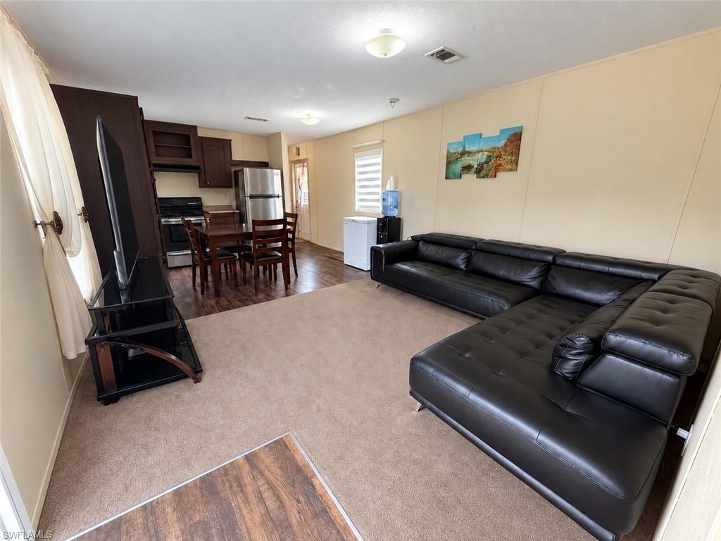530 Olivo St Property Photo 8