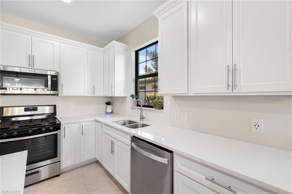 12041 Canal Grande Dr Property Photo 6
