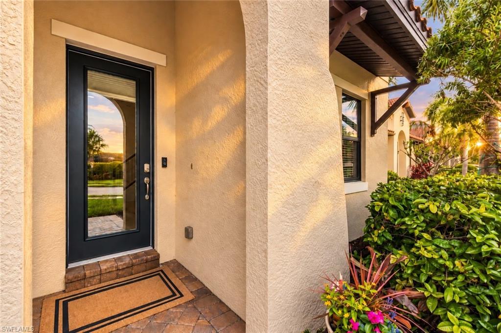 4391 Raffia Palm Cir Property Photo 8