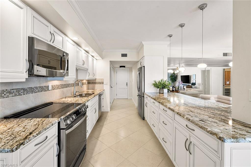 3401 Gulf Shore Blvd N 205 Property Photo 14