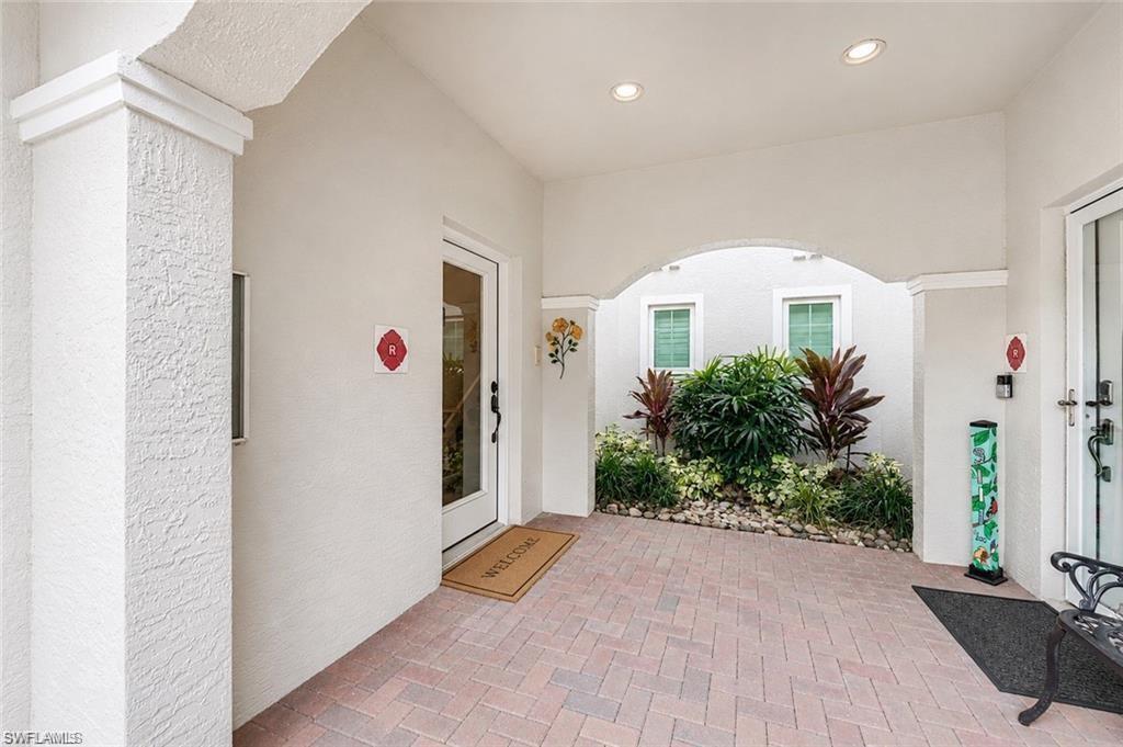 9111 Palmetto Ridge Dr 201 Property Photo 3