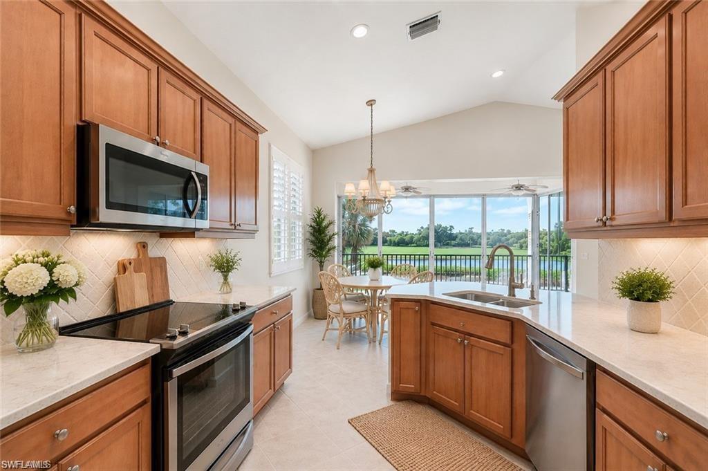 9111 Palmetto Ridge Dr 201 Property Photo 7