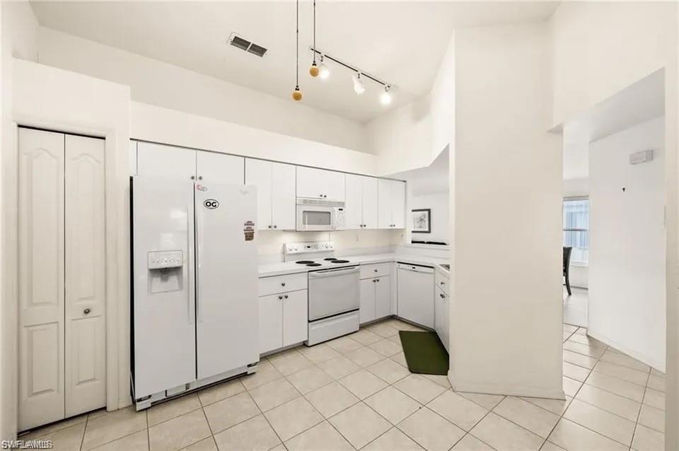1346 Mainsail Dr 1321 Property Photo 9