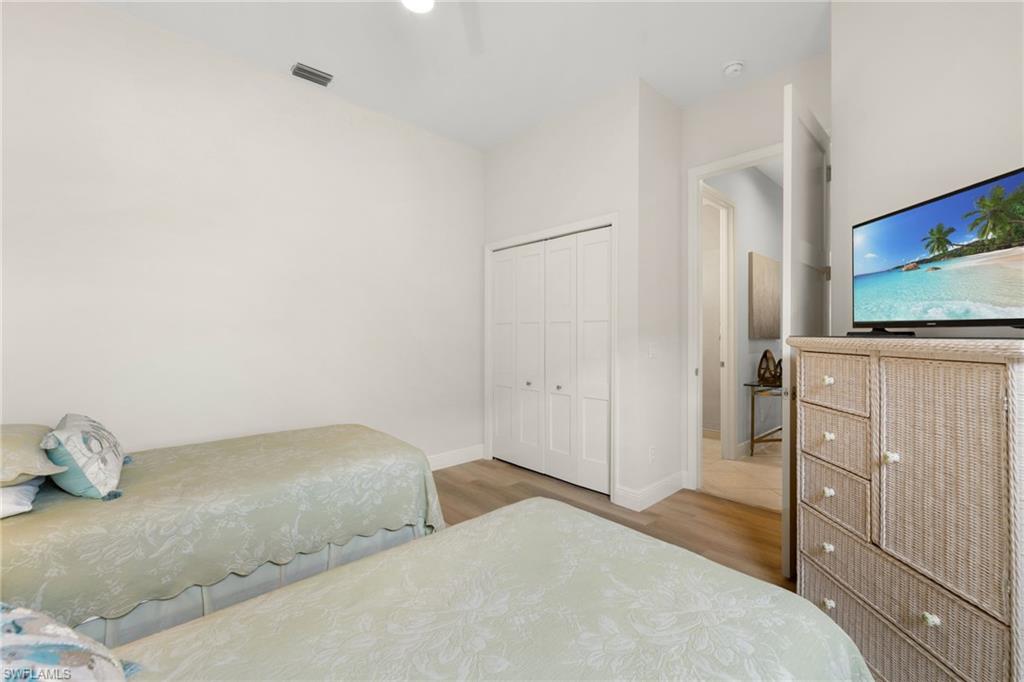 5035 Yacht Harbor Dr 203 Property Photo 13