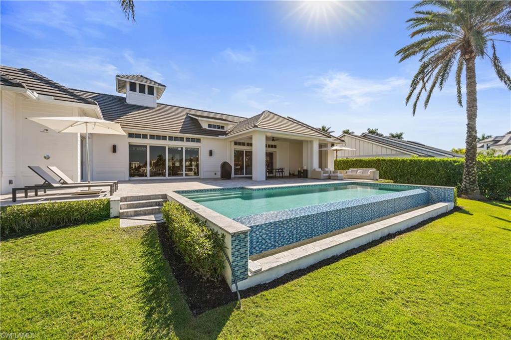 299 Mermaids Bight Property Photo 3