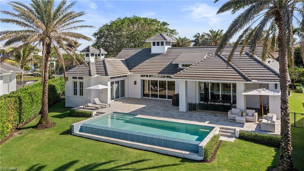 299 Mermaids Bight Property Photo 4